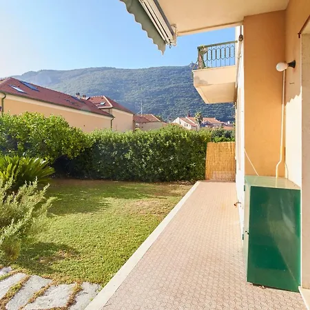 Apartment Bike And Family Finale Ligure